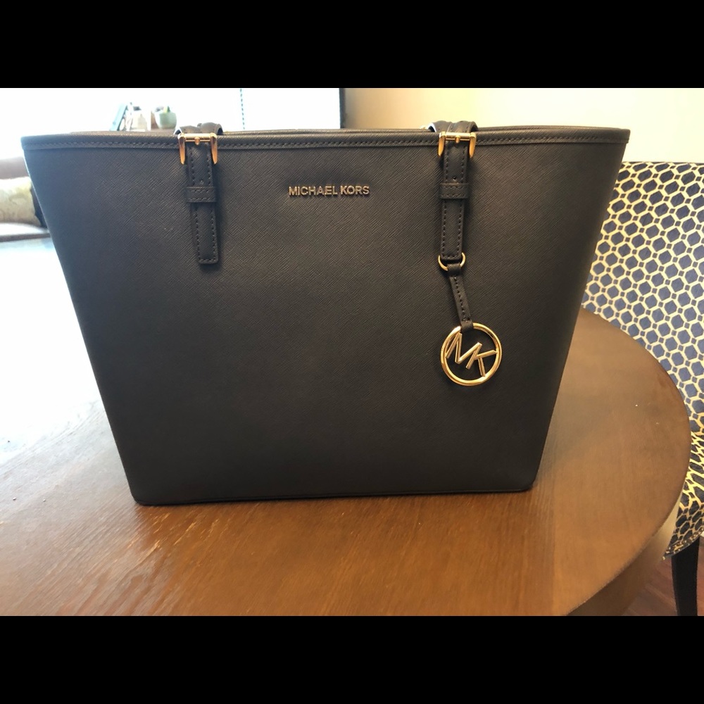 NWT MICHAEL KORS Medium Jetset Tote!
